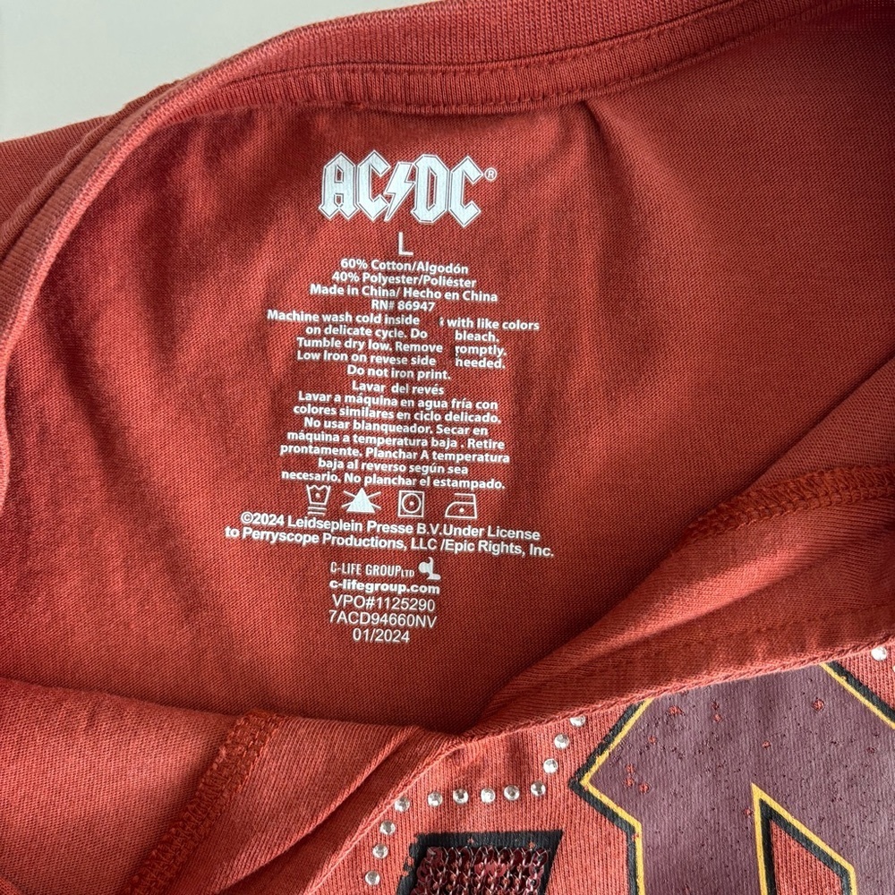 AC/DC Maroon Graphic Cropped Tee Sz L - Picture 5 of 8